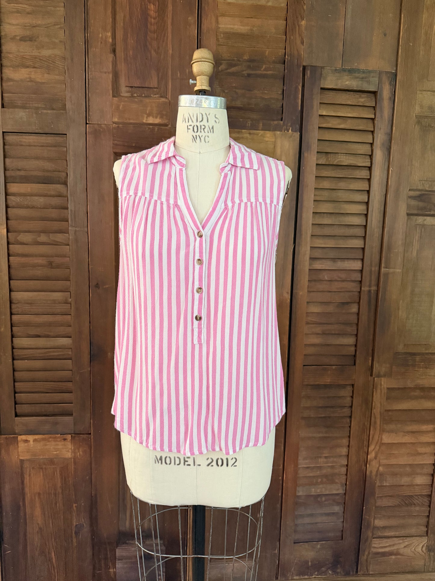 Sleeveless striped shirt with patchwork heart